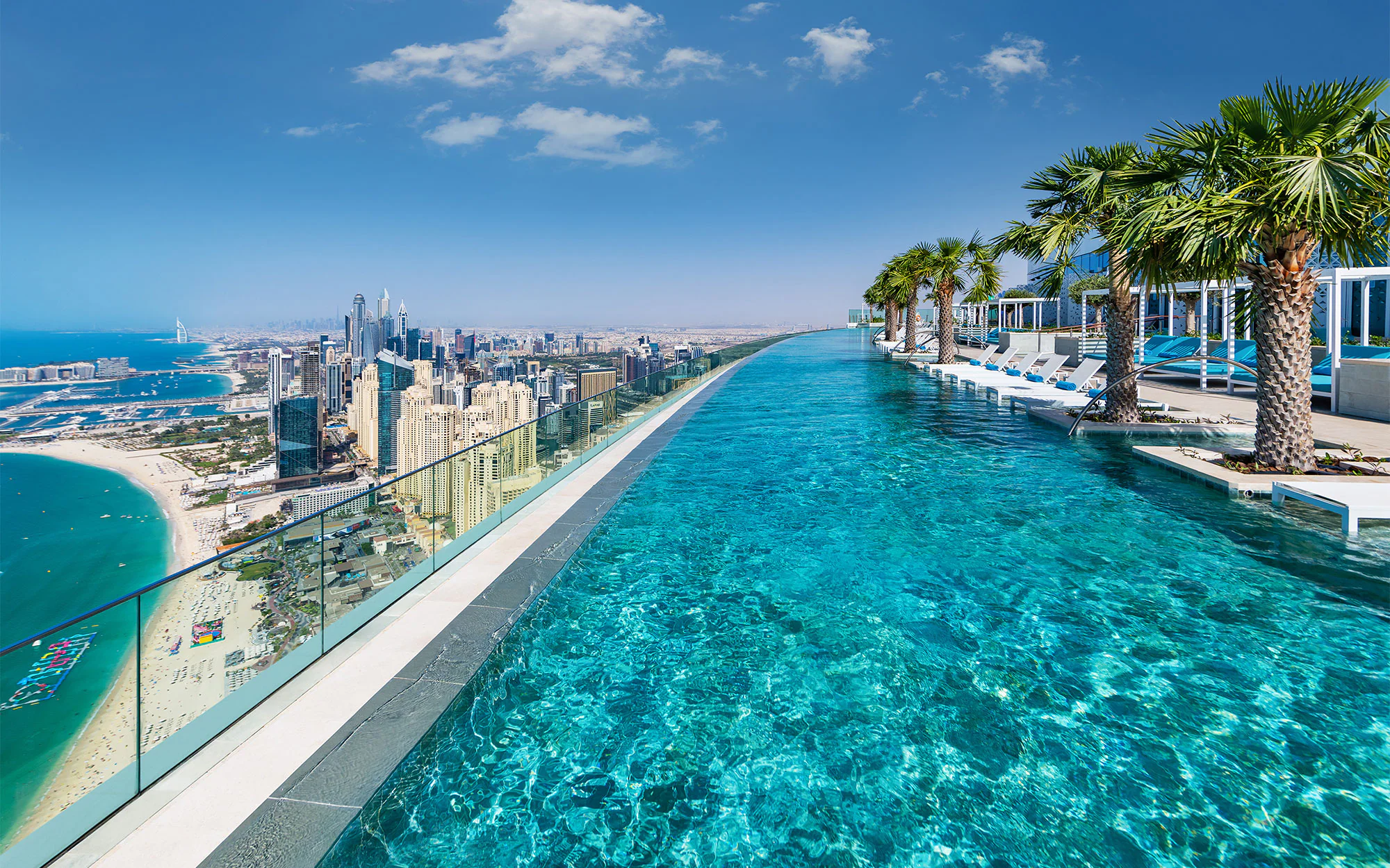 Luxury Swimming Pools in Dubai for a Splendid Summer Experience